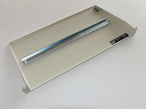 サンコーシヤ　19インチラック用SPD搭載パネル　19-PD35